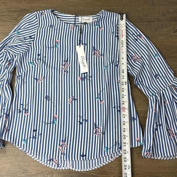 CLOSET LONDON BLUE STRIPE FLORAL BELL SLEEVE BLOUSE, size 6 - Picture 5 of 11